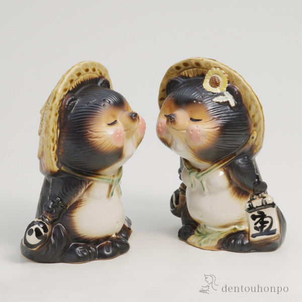 キス狸 メス 6号 / 退職祝い 定年 置物 幸運 風水 縁起物 人気 信楽焼