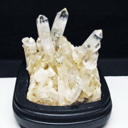 ファントム（幻影水晶）は石の成長力が見える幻想的な天然石｜銀座東道