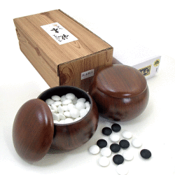 碁笥碁石セット 囲碁上級者に銘木特大と硬質ガラス新生碁石松（約10mm