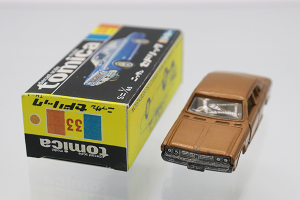 ミニカーショップ ケンボックス トミカ 黒箱☆33☆日産セドリック