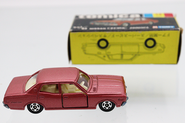 ミニカーショップ ケンボックス トミカ 黒箱☆13☆日産セドリック