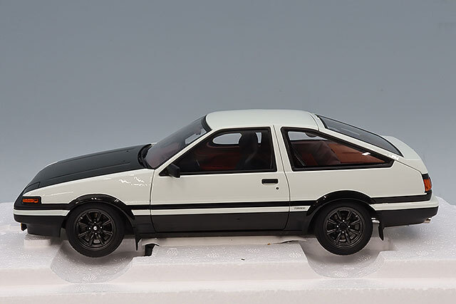 オートアート コンポジット 1/18 トヨタ スプリンター トレノ (AE86