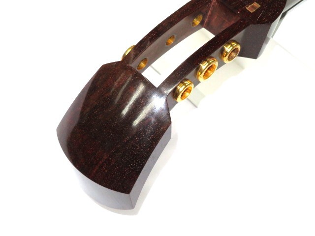 新品 津軽三味線 紅木 金細 綾杉胴 津軽塗り胴掛け・仮継ぎ付き 幅一寸
