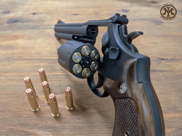 マルシン(Marushin) M586 6インチ 木製グリップ BK/HW モデルガン