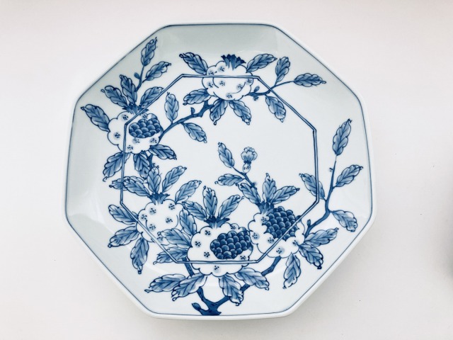 ざくろ絵正八角盛皿 しん窯青花 現品限り