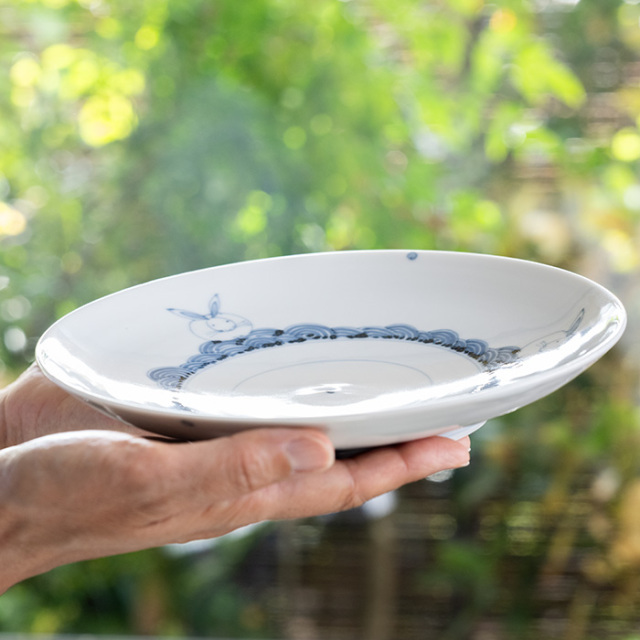 和食器 中皿 | 染付うさぎ文七寸皿（SK-018） 作家「小長谷節子」