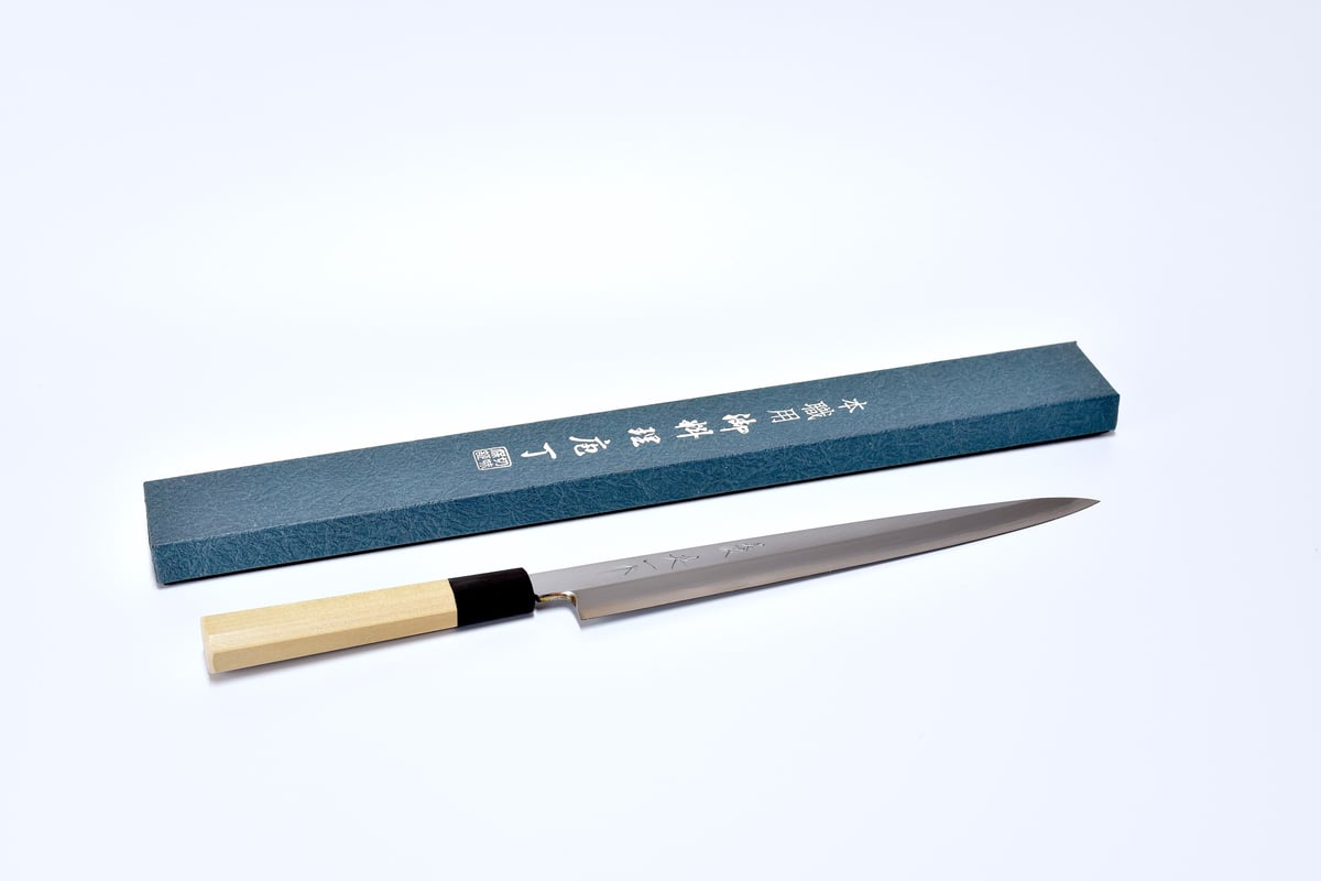 青紙柳刃包丁240mm 本霞研ぎ 水牛八角柄（本職用） | マルサ研磨巧業
