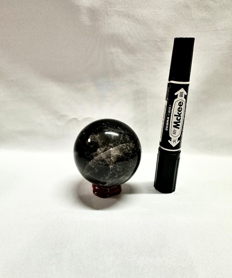 モリオン（黒水晶）丸玉 置き石 台座付き 直径6.4cm | うさぎ屋