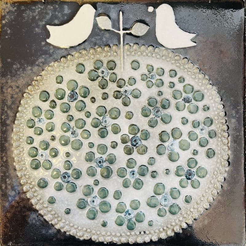 Sylvia leuchovius 】鳥と果実の陶板《Rörstrand》 | sugallery