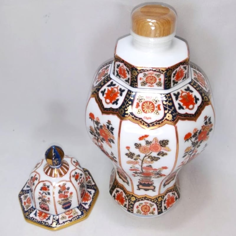 特級 NIKKA WHISKY Special Age 古伊万里文様 ''花籠ボトル'' |