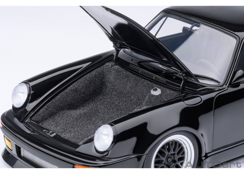 AUTOart 1/18 ポルシェ 911 （930） ターボ 「湾岸ミッドナイト