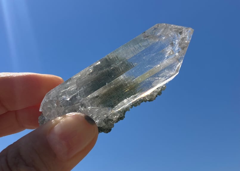 マニハール水晶 ルチル・クローライト インド産 | mira Earth
