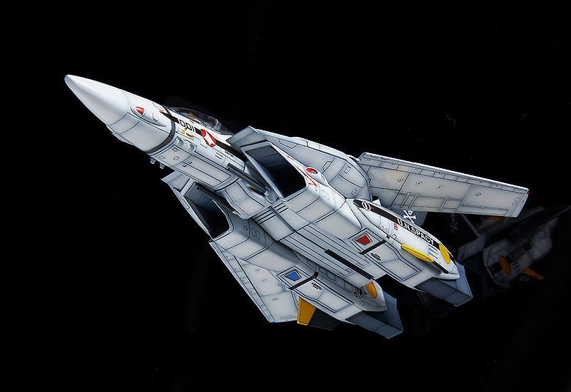 PLAMAX 1/72 VF-1S ファイターバルキリー（ロイ・フォッカー機）