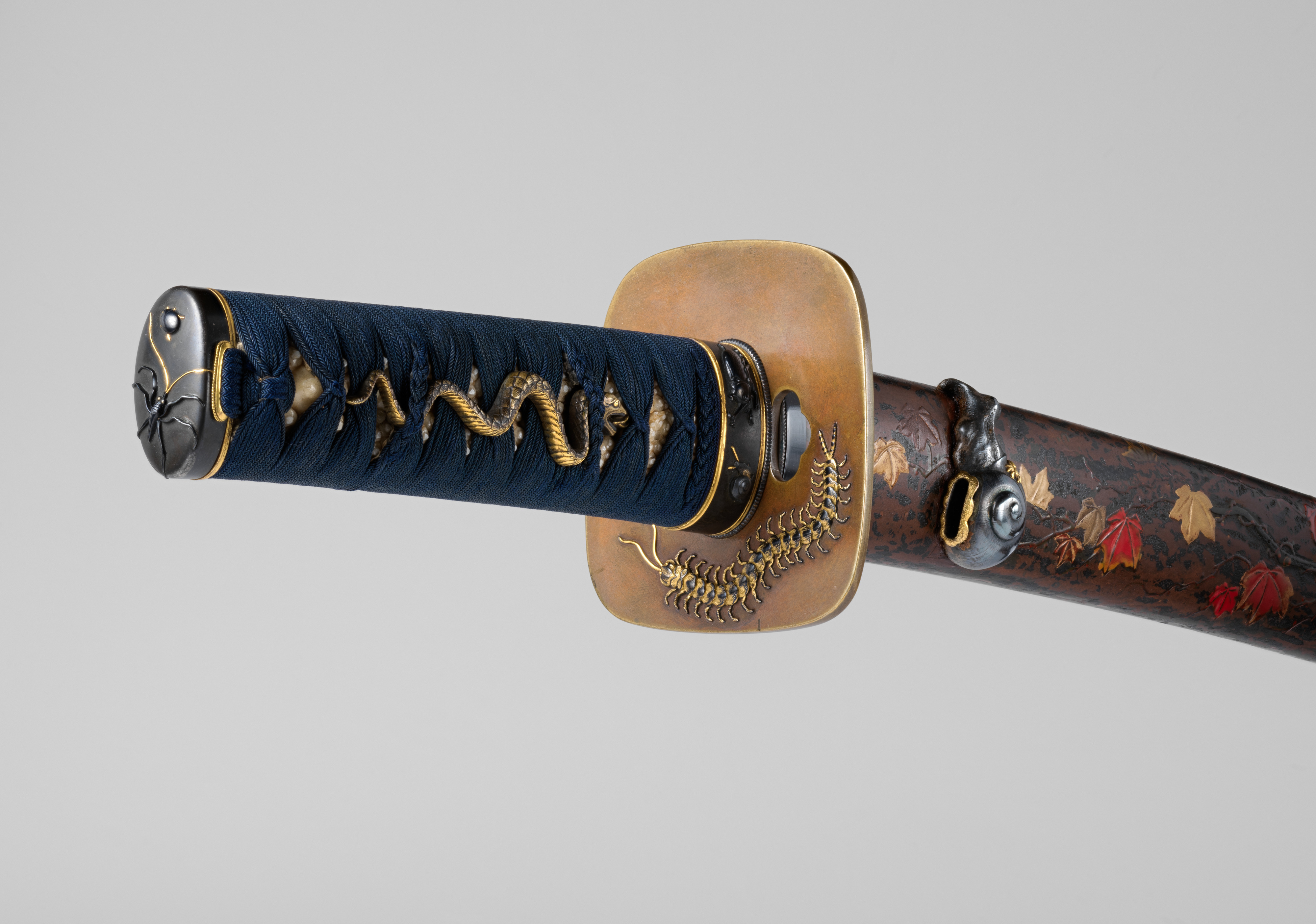 重武 Shigetake - 紅葉蒔絵鞘脇指拵 Mounting for a Short Sword