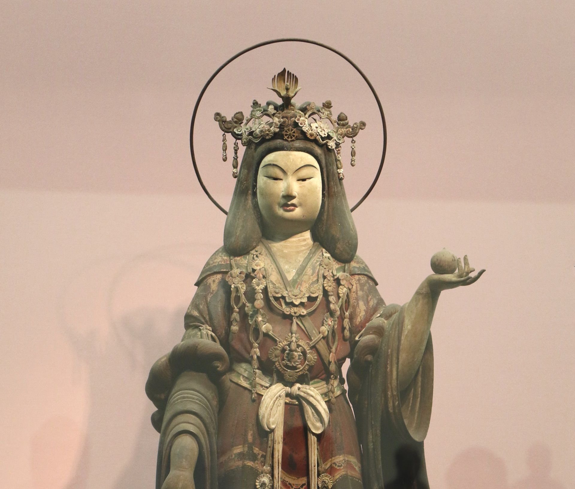三越前》日本で最も美しい仏像「吉祥天立像」を11日まで公開 三井記念
