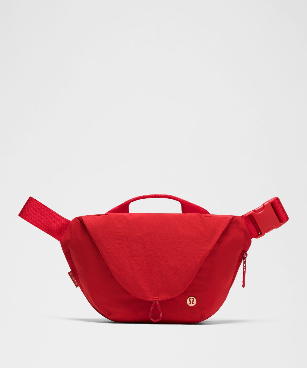 ニューイヤー カーブ クロスボディバッグ 3L | バッグ | Lululemon JP