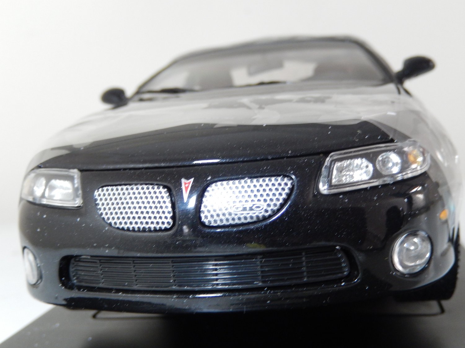 2004 Limited Edition pontiac GTO by Etrl 1:18 scale boxed new — CS
