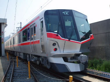 TX 増備車両4編成を搬入 - 鉄道コム
