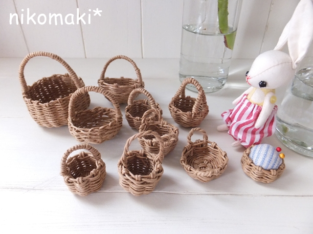クラフトバンドのミニチュアかご | nikomaki*gallery