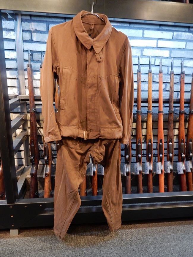 エンジンの音轟々と～ 日本陸軍第二種夏用飛行服上下 | Chicago Blog