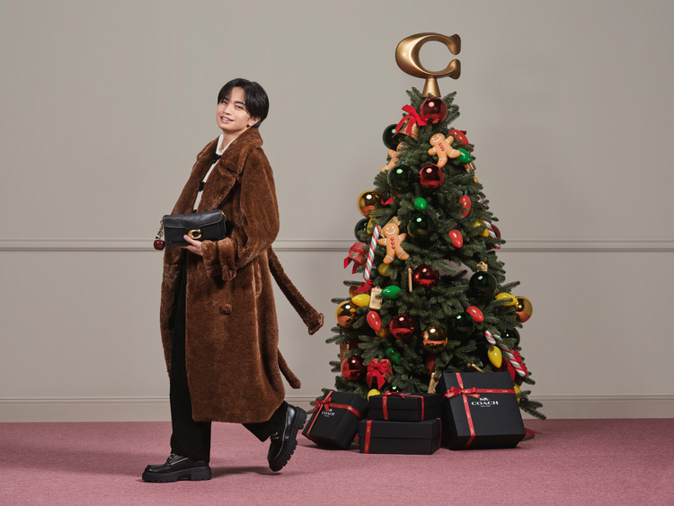 COACH（コーチ）】中島健人さんがホリデーキャンペーンに登場