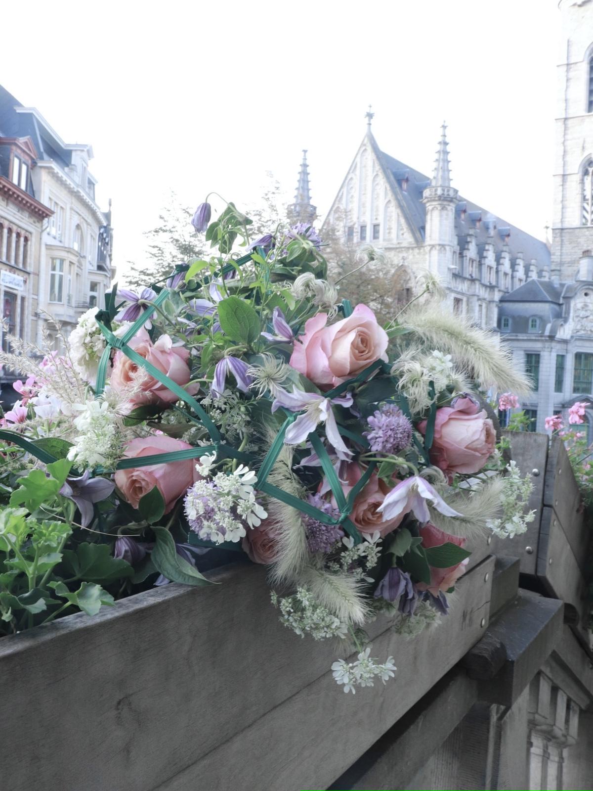 ベルギーの古城で束ねるブーケ Féerie Florale Flower Showに飛び入り