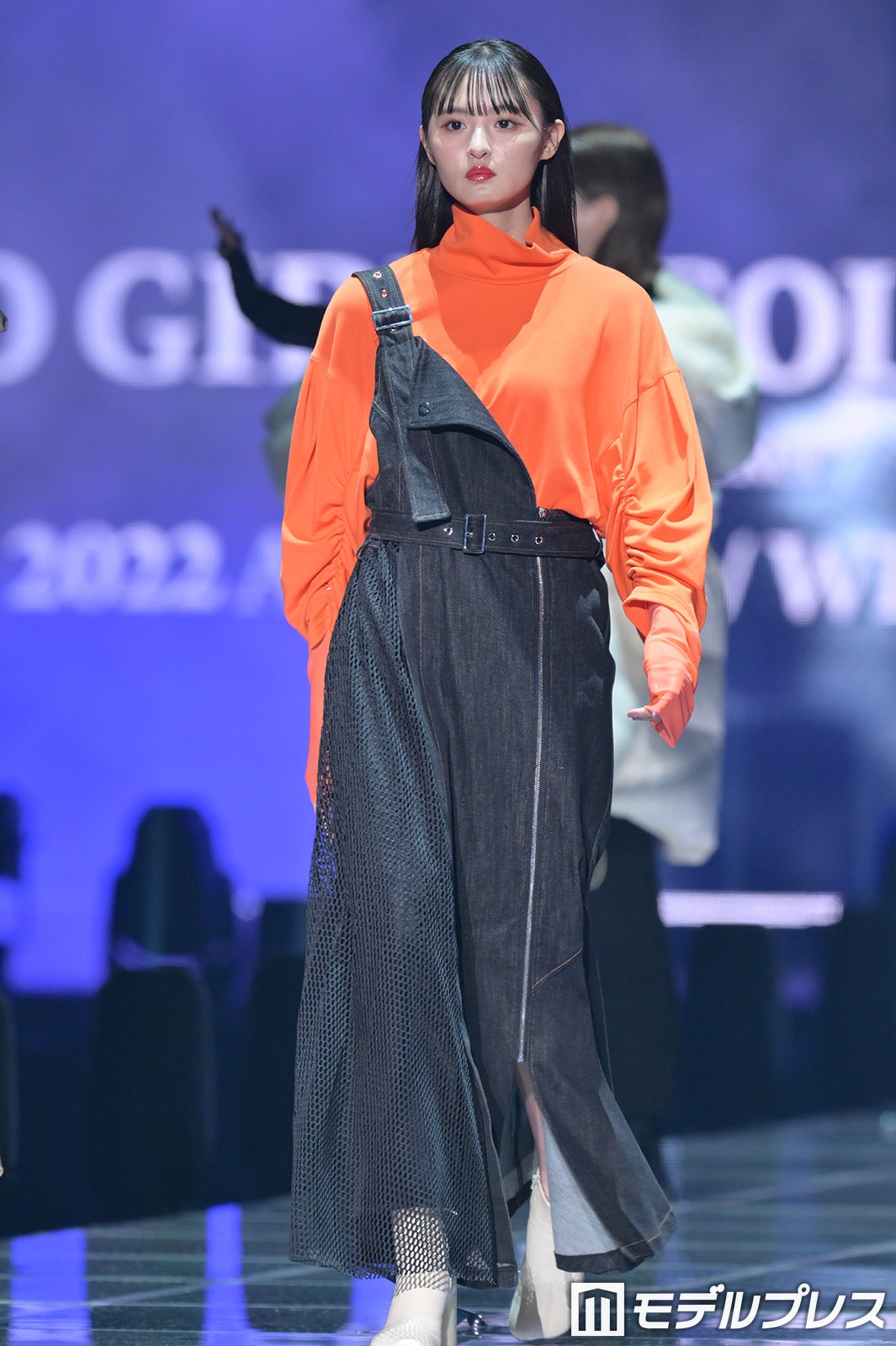 乃木坂46遠藤さくら、赤リップで大人の装い 堂々ランウェイで圧倒＜TGC