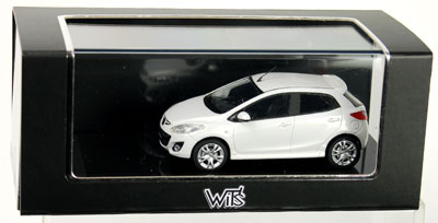 完成レジンモデル 1/43 MAZDA DEMIO SPORT クリスタルホワイトパール
