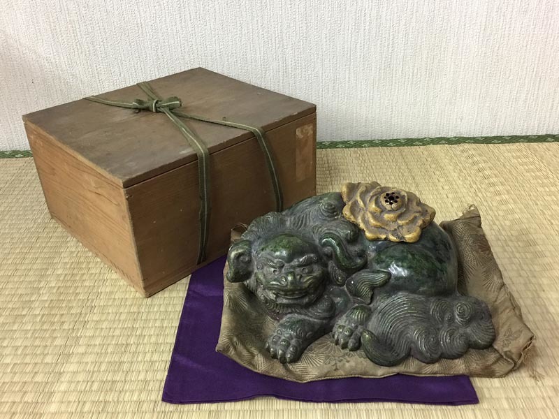 源内焼獅子香炉銘鳩渓
