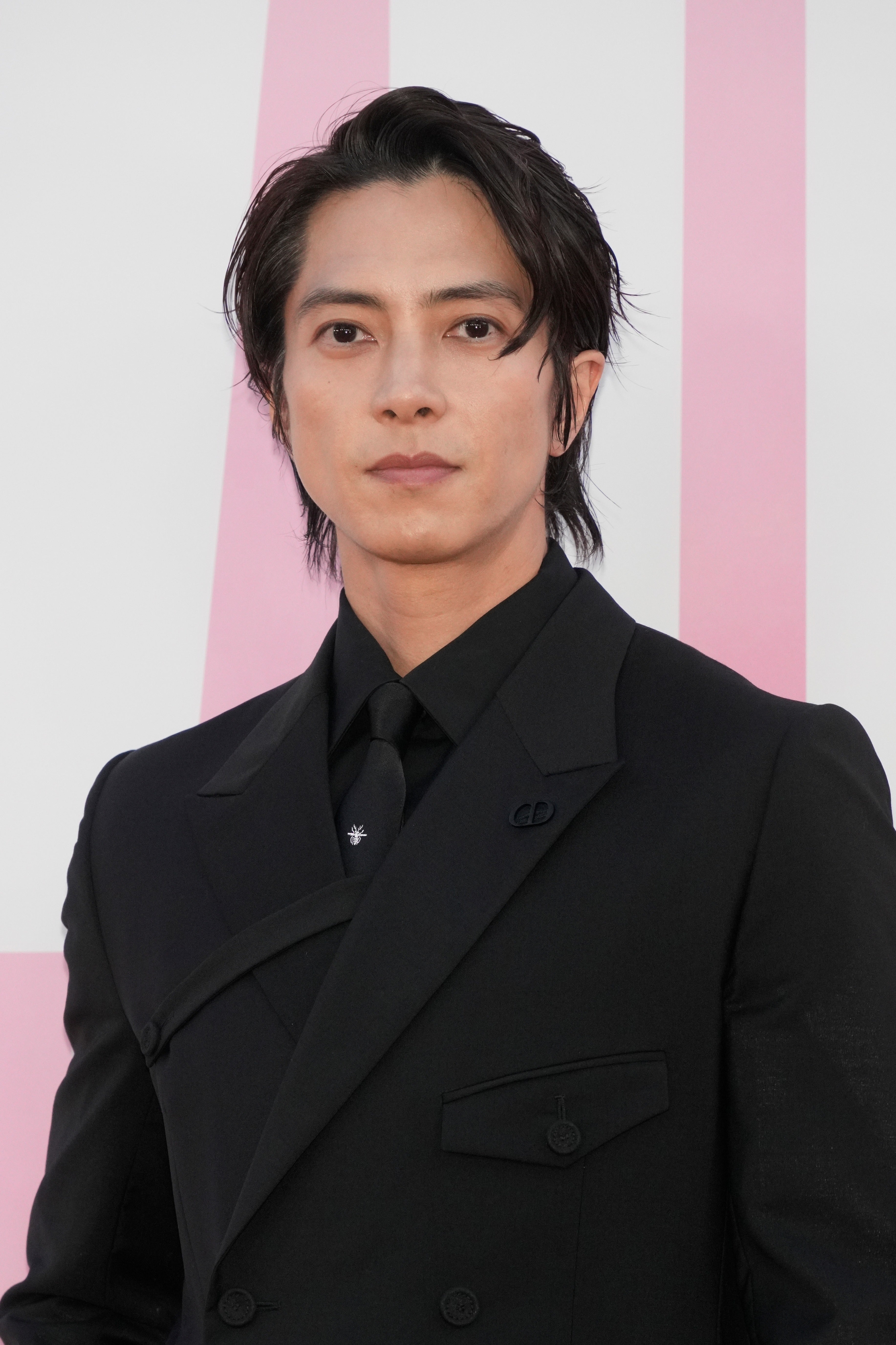 山下智久、“超豪華”3ショットにSNS騒然「ケンティーとめめの貴重な