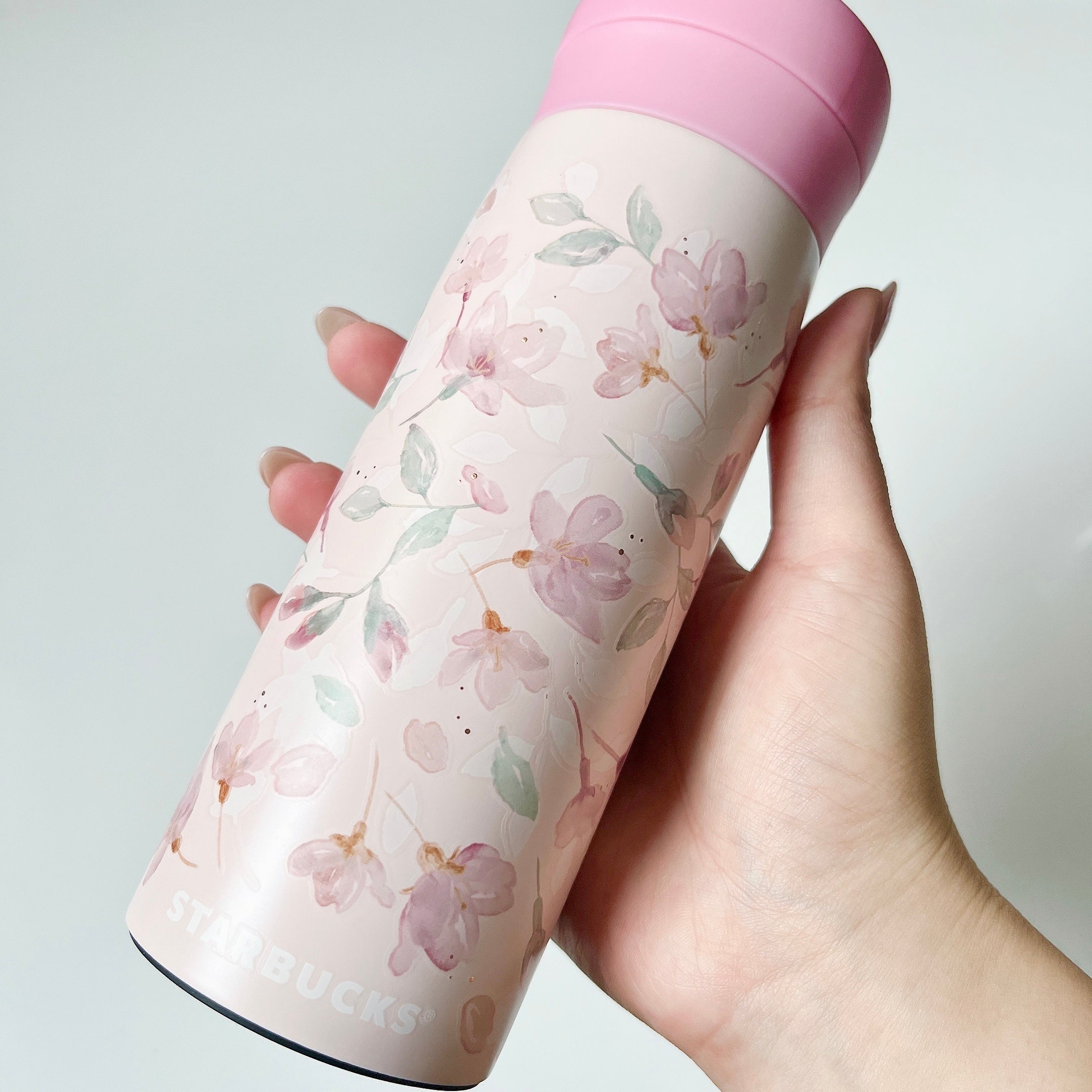 スタバの「新作ボトル」がめっちゃ可愛いから見て…！桜デザインが上品