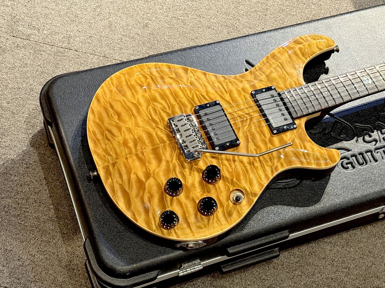 DEAN Hardtail Pro Tremolo Quilt Maple Top Trans Amber（中古