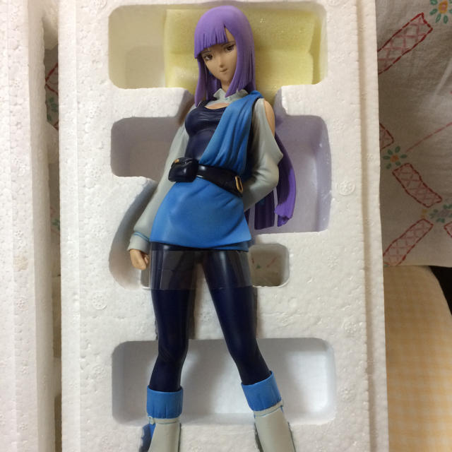 B-CLUB ガンダムヒロイン ルー・ルカ 1/7 ポリストーン製塗装済み完成