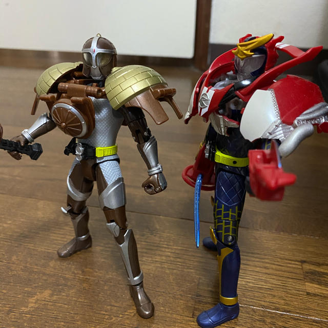 BANDAI - 6体仮面ライダー鎧武(ガイム) アームズチェンジシリーズの