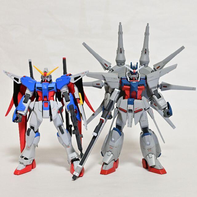 BANDAI - 完成品 HGUC 1/144 デスティニーガンダム、レジェンド