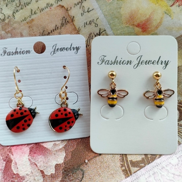 てんとう虫ピアス☆蜂ピアス☆縁起物☆ハンドメイドピアス☆セットの