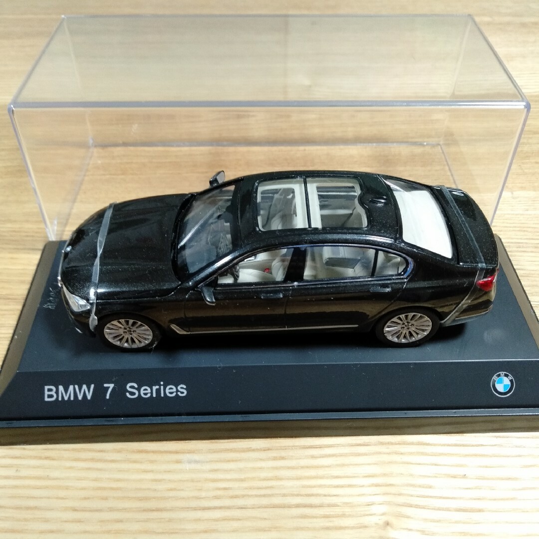 1/43 BMW 750Li ブラック メタリック塗装 ケースあり 箱ありの通販 by