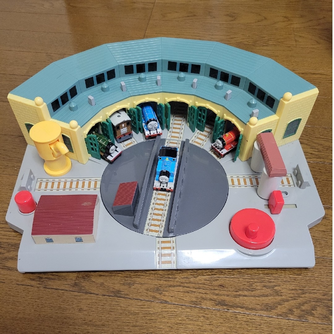 Takara Tomy - sumika様専用 トミカ 操車場 トーマス 車庫 機関庫の