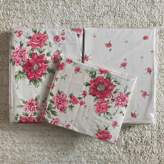 LAURA ASHLEY（寝具）のフリマアイテム一覧