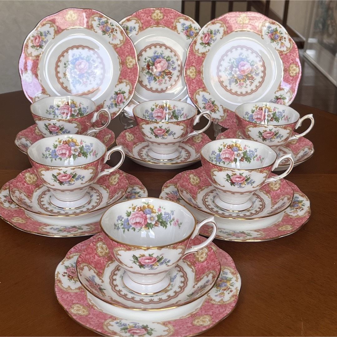 ROYAL ALBERT - 【未使用美品】ロイヤルアルバート☆レディカーライル