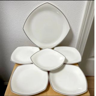 GIVENCHY（食器）のフリマアイテム一覧