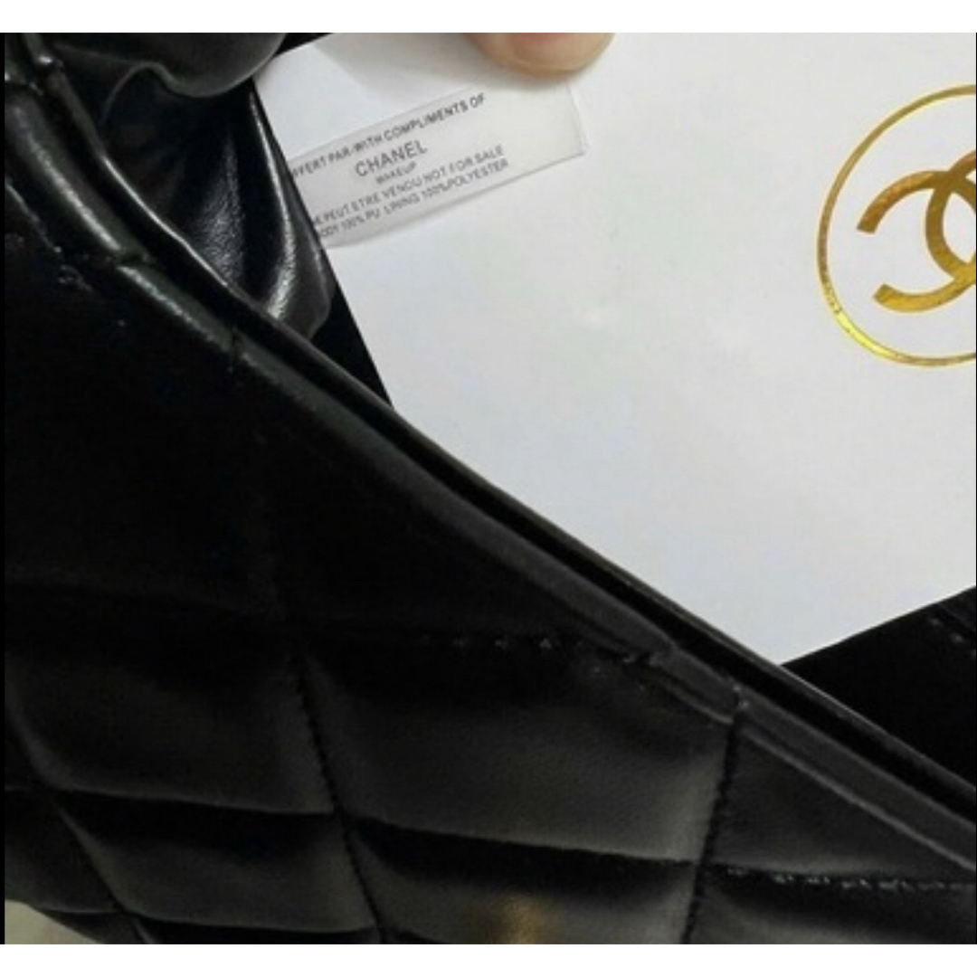 CHANEL - CHANEL キルティングショルダーバッグハートチェーン