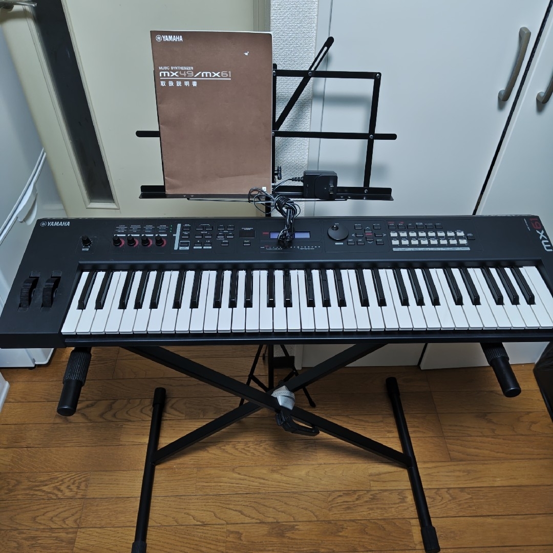 ヤマハ - YAMAHA MX61 シンセサイザー 61鍵 動作良好 スタンド付 付属