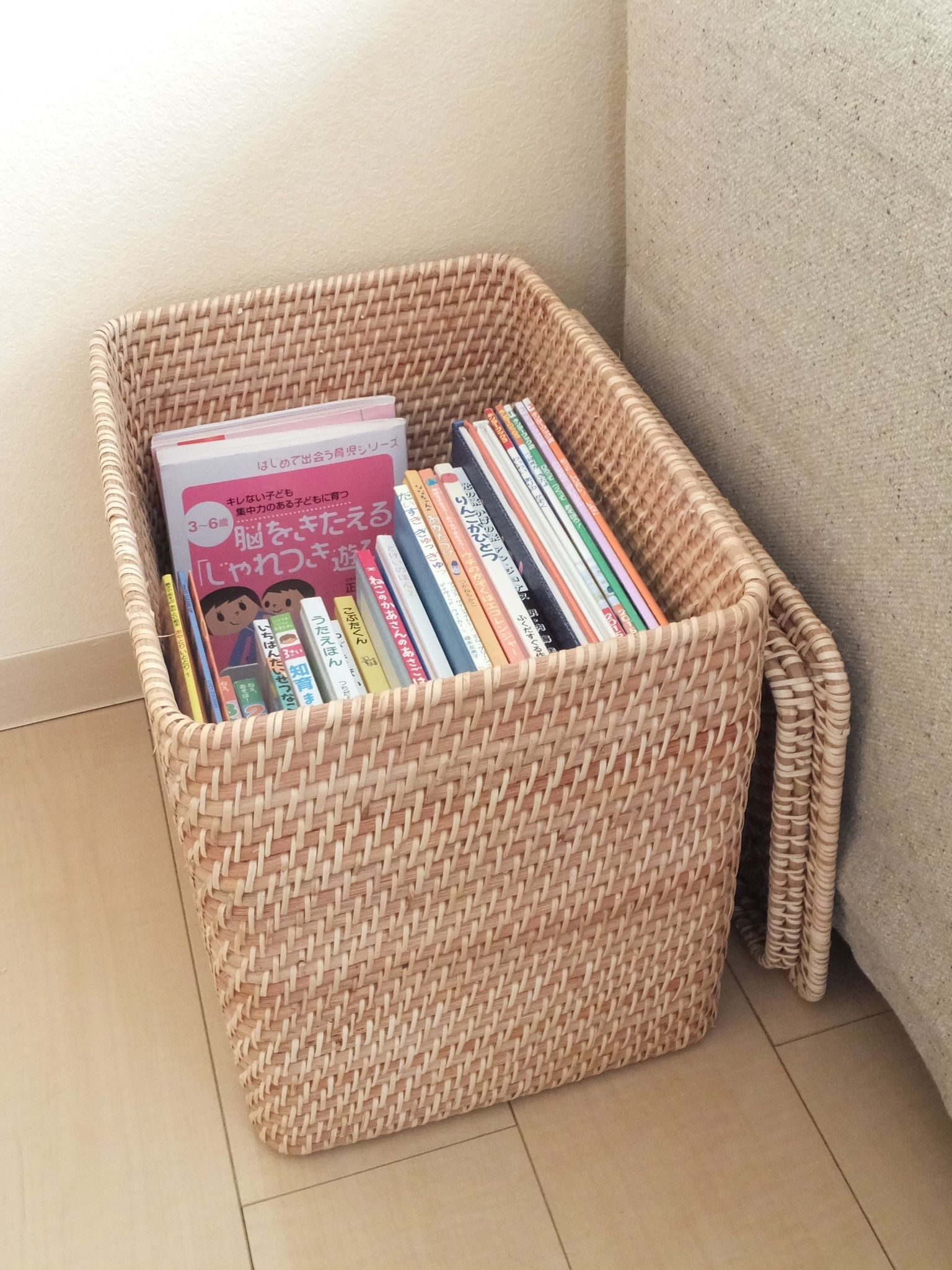 リビングの子どもスペースを格上げ！「無印良品の重なるラタン長方形