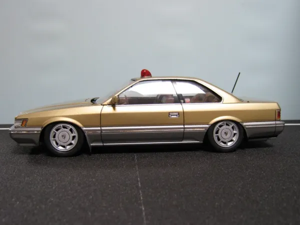 F31レパード あぶない刑事 港303号 覆面パトカー｜車・AUTO