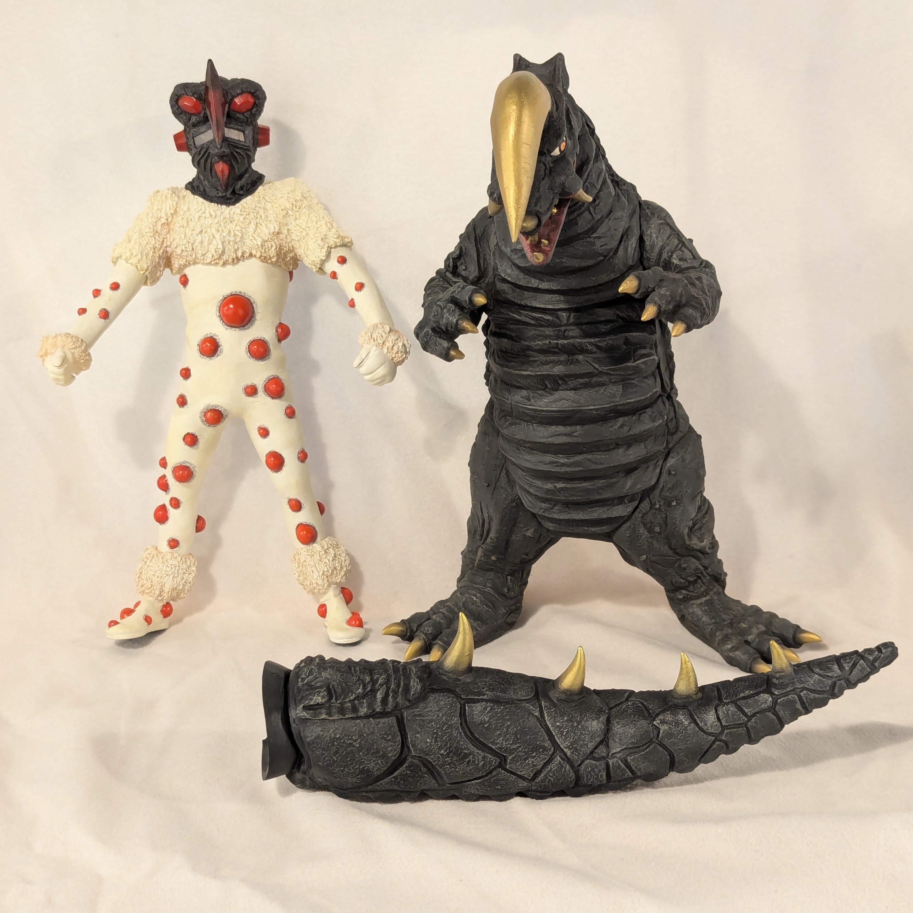 大怪獣シリーズ ナックル星人&ブラックキング 激闘カラーVer.セット