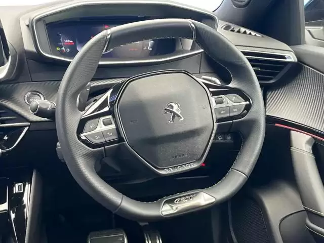 シトロエン・プジョー・ルノーの特徴や人気の理由は？フランス車の魅力