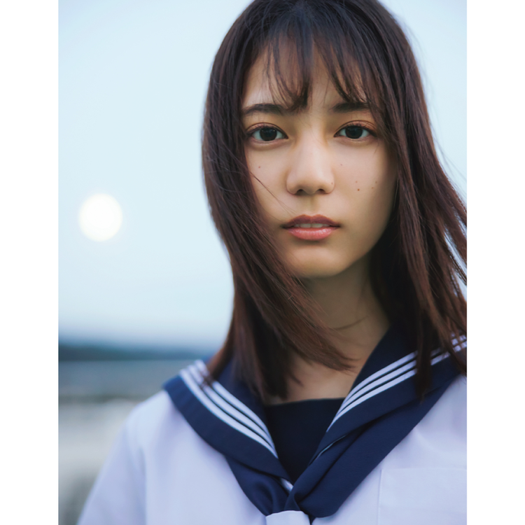 小坂菜緒ファースト写真集発売！表紙は全部で4種類♡ | Seventeen-Web