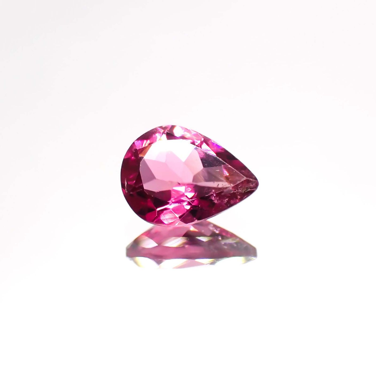 ピンクトルマリン（宝石名ピンク・トルマリン）ブラジル産 0.99ct 識別