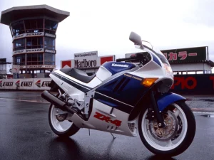 ZX-4に適合する商品一覧｜バイクパーツ・用品の総合オンラインストア